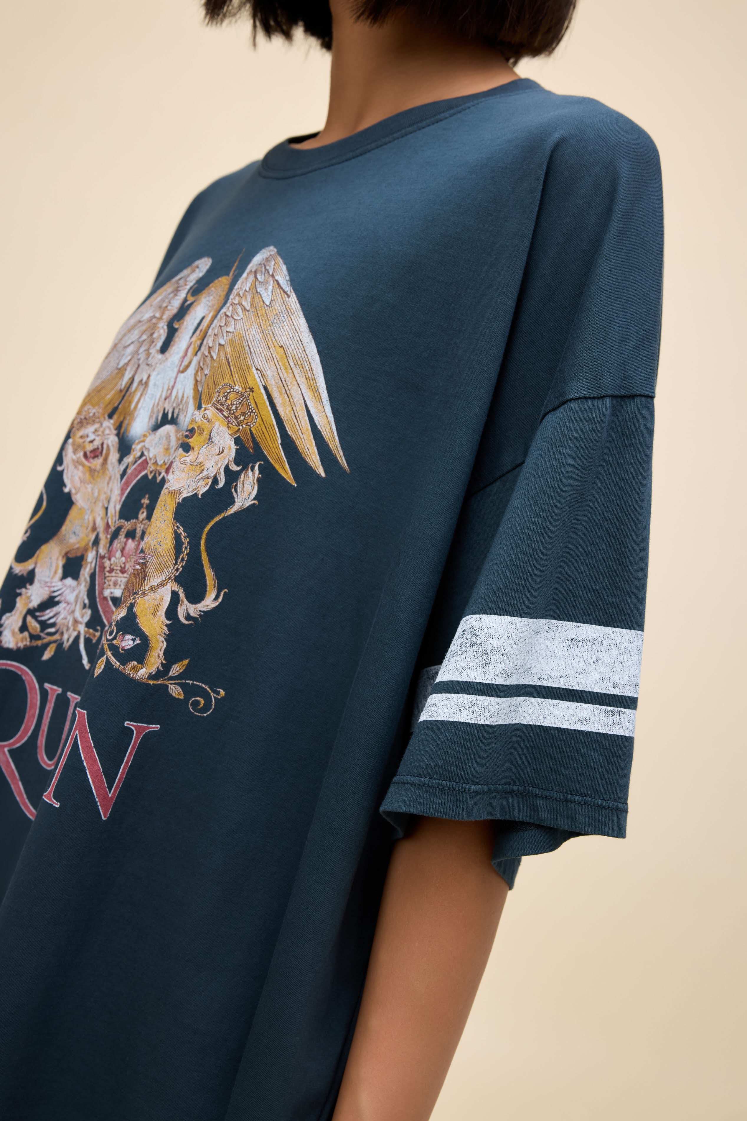 Queen Varsity Crest OS Tee - Image 3