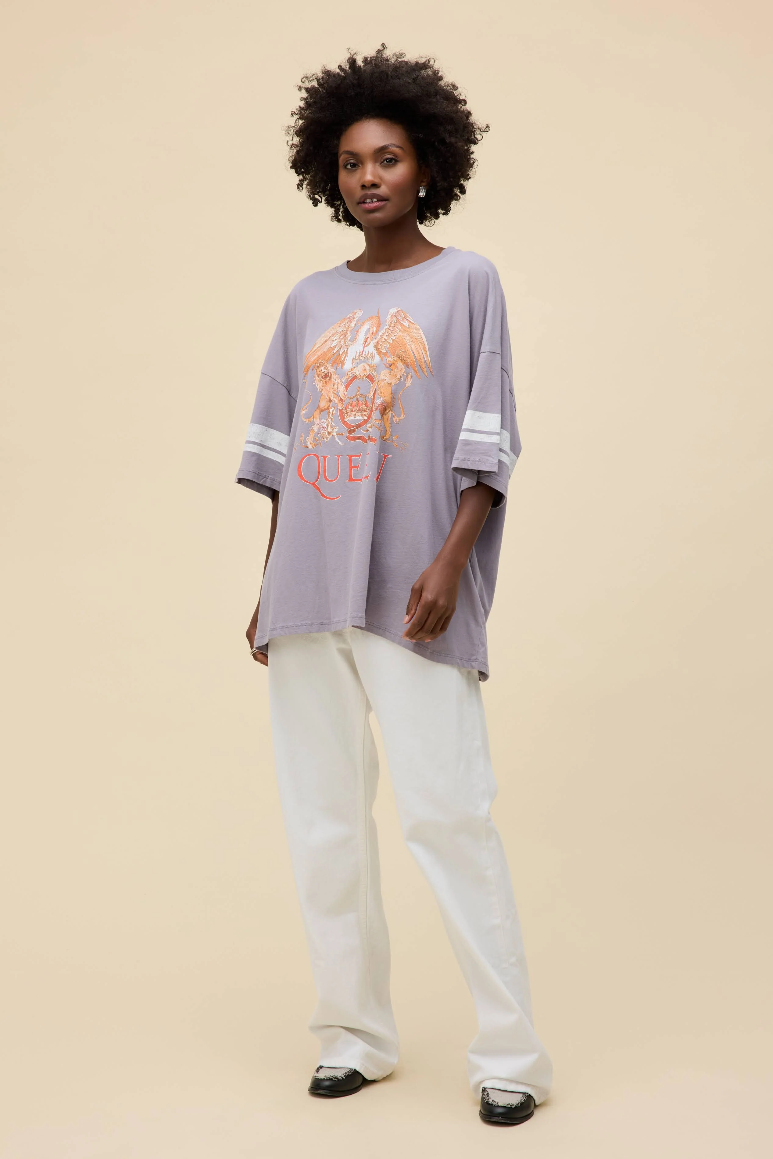 Queen Varsity Crest OS Tee - Image 4