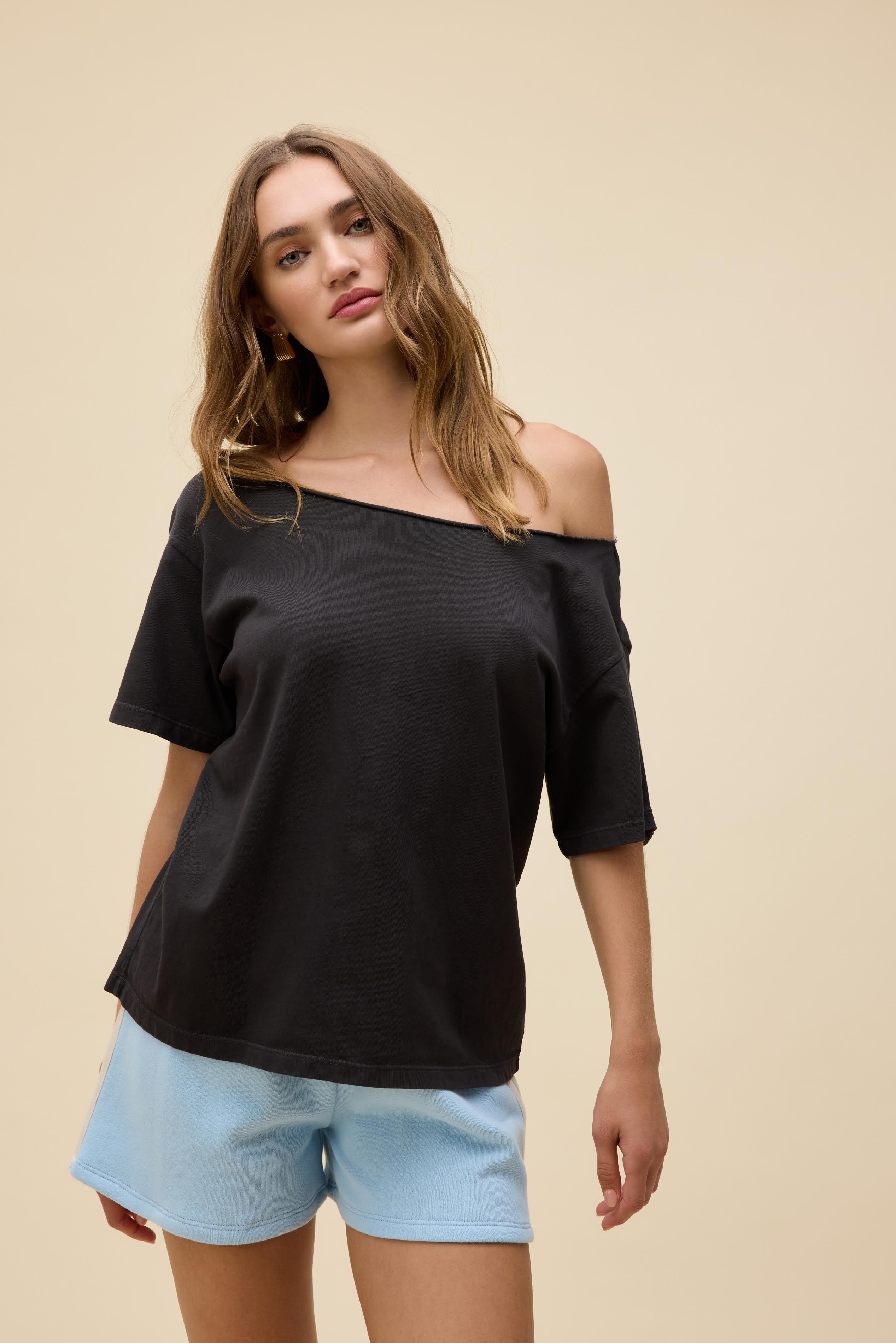Solid Off-The-Shoulder Tee - Image 2